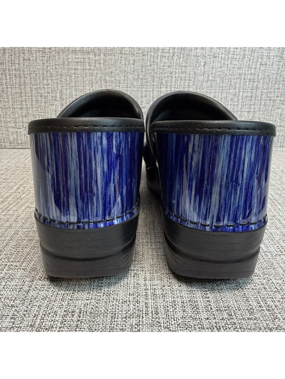 Dansko Shoes Women’s Size 39 Blue Water Patent Leather Clog Professional